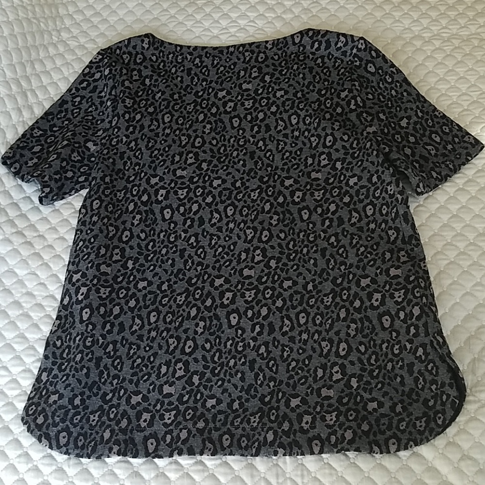 LOFT Cheetah Print Top - Picture 4 of 5